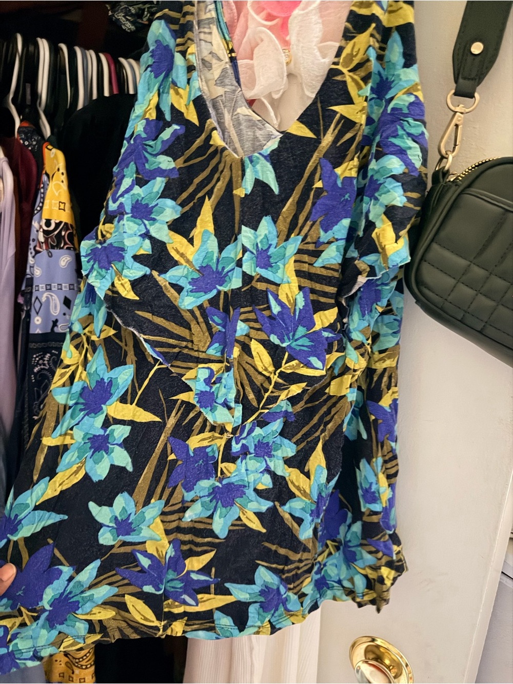 Merona Blue & Teal Floral V-Neck Top